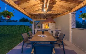 4-Bedroom Villa with Private Pool in Kaštelir