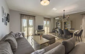 4-Bedroom Villa with Private Pool in Kaštelir