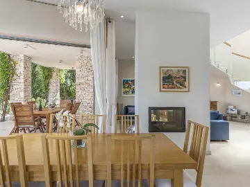 Villa with Private Pool and Garden in Drenje