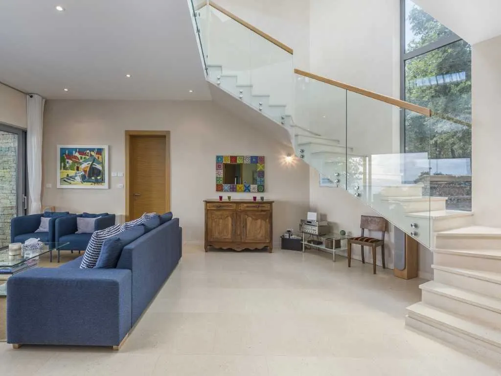 Villa with Private Pool and Garden in Drenje