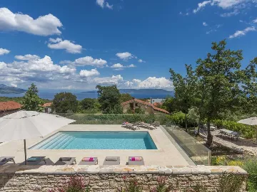 Villa with Private Pool and Garden in Drenje