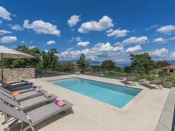 Villa with Private Pool and Garden in Drenje