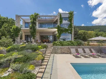 Villa with Private Pool and Garden in Drenje