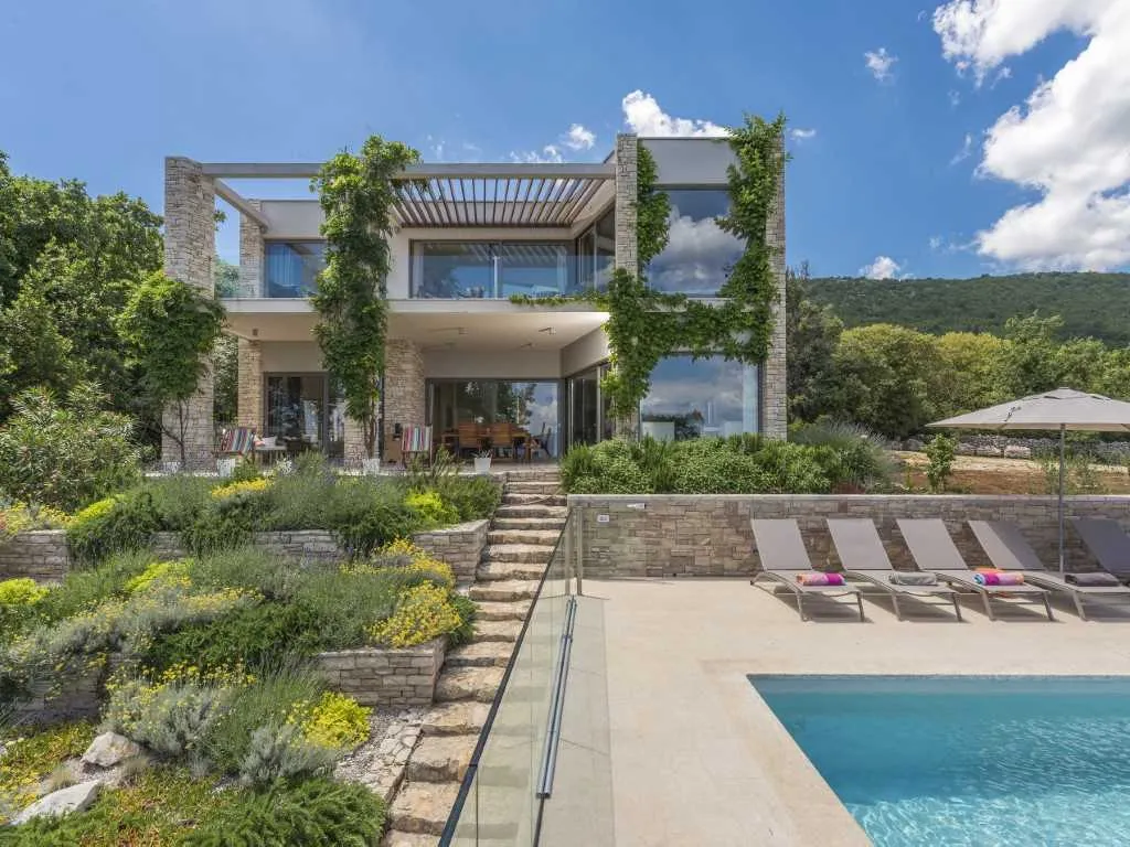 Villa with Private Pool and Garden in Drenje