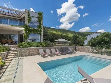 Villa with Private Pool and Garden in Drenje