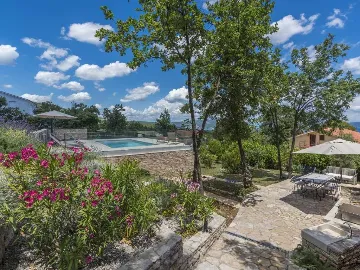 Villa with Private Pool and Garden in Drenje