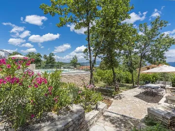 Villa with Private Pool and Garden in Drenje