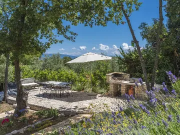 Villa with Private Pool and Garden in Drenje