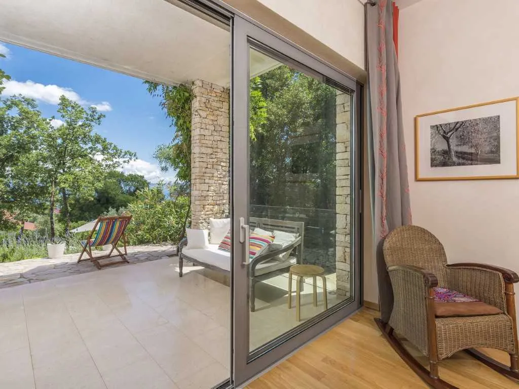 Villa with Private Pool and Garden in Drenje