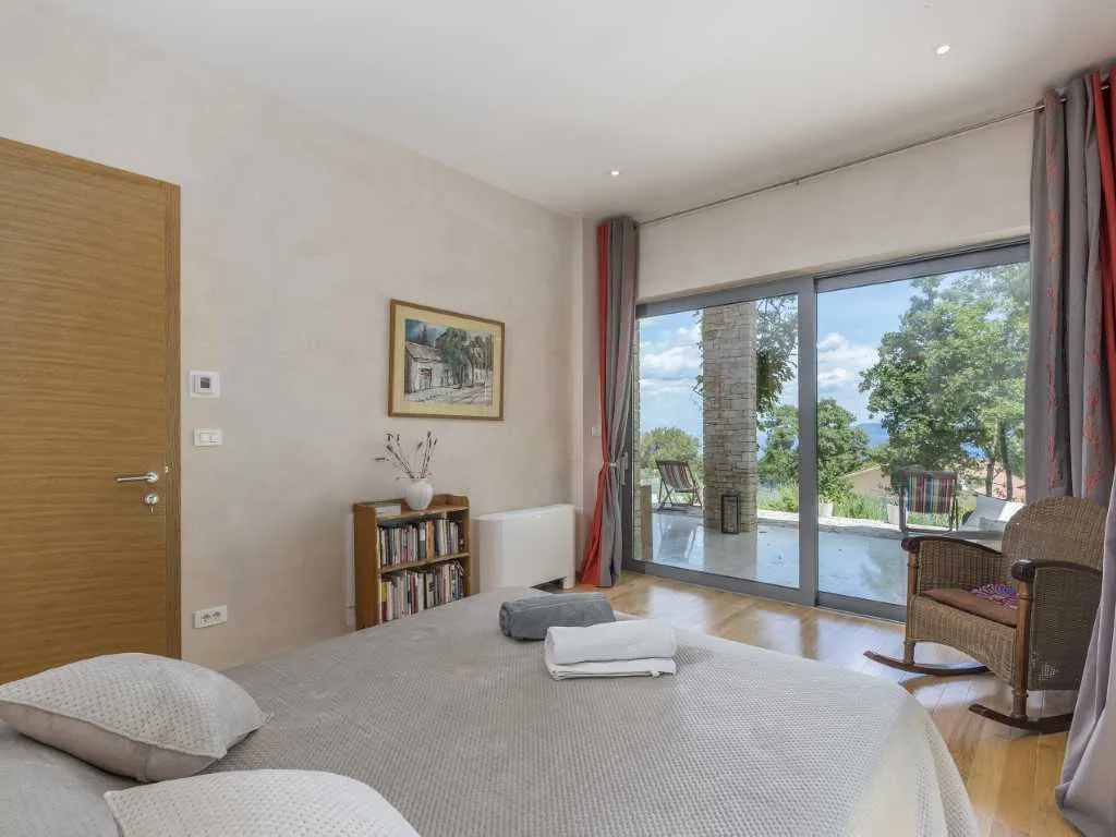 Villa with Private Pool and Garden in Drenje
