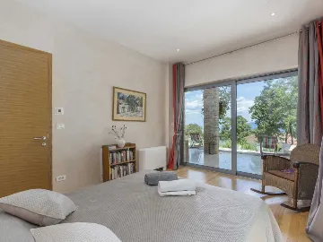 Villa with Private Pool and Garden in Drenje