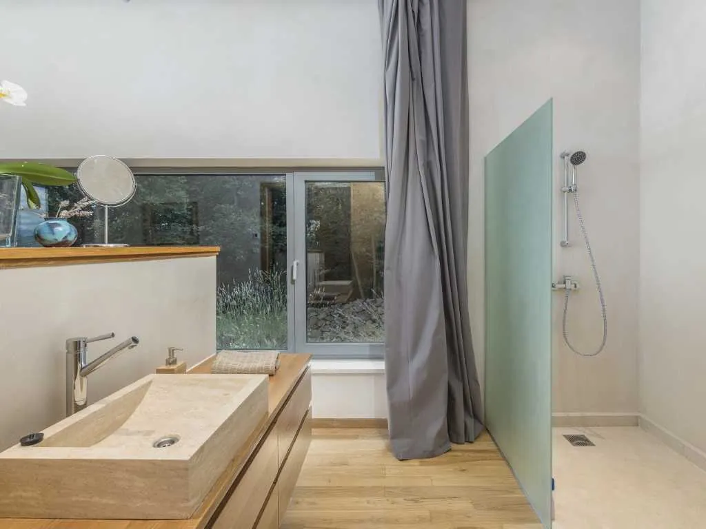 Villa with Private Pool and Garden in Drenje