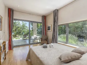 Villa with Private Pool and Garden in Drenje