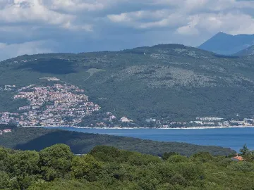 Villa with Private Pool and Garden in Drenje