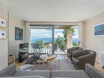 Villa with Private Pool and Garden in Drenje