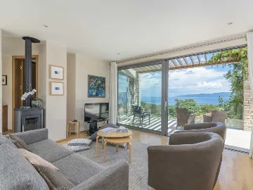 Villa with Private Pool and Garden in Drenje