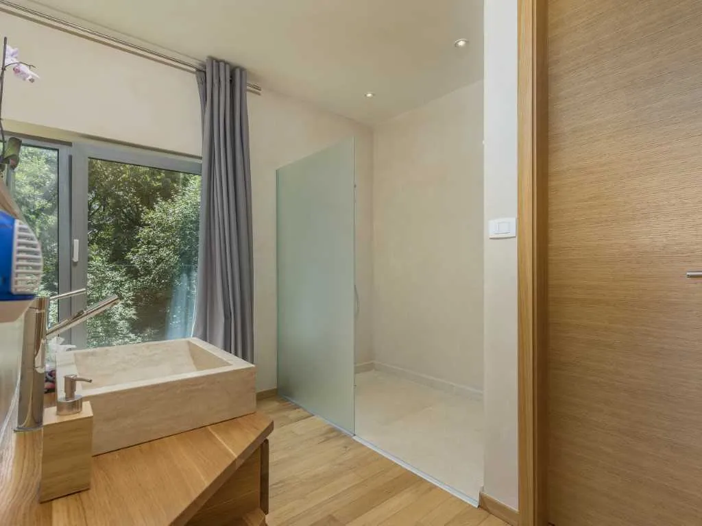 Villa with Private Pool and Garden in Drenje