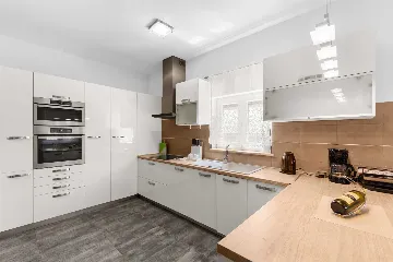 3-Bedroom Villa with Private Pool in Mali Golji