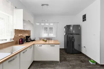 3-Bedroom Villa with Private Pool in Mali Golji