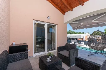 3-Bedroom Villa with Private Pool in Mali Golji