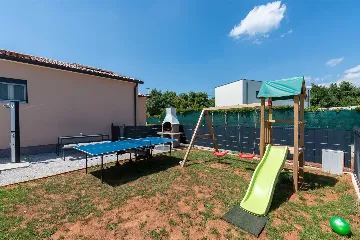 3-Bedroom Villa with Private Pool in Mali Golji