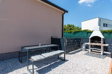 3-Bedroom Villa with Private Pool in Mali Golji