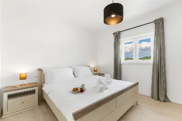 Karojba 4-Bedroom Villa for 8 with Pool