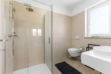 Karojba 4-Bedroom Villa for 8 with Pool