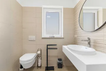 Karojba 4-Bedroom Villa for 8 with Pool