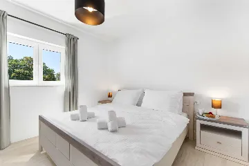 Karojba 4-Bedroom Villa for 8 with Pool