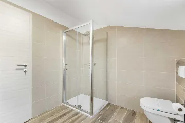 Karojba 4-Bedroom Villa for 8 with Pool