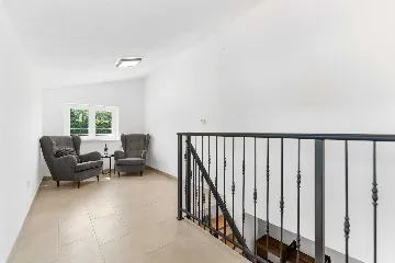 Karojba 4-Bedroom Villa for 8 with Pool