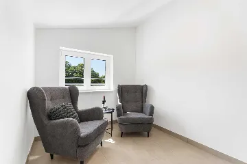 Karojba 4-Bedroom Villa for 8 with Pool