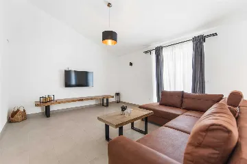 Karojba 4-Bedroom Villa for 8 with Pool