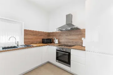 Karojba 4-Bedroom Villa for 8 with Pool