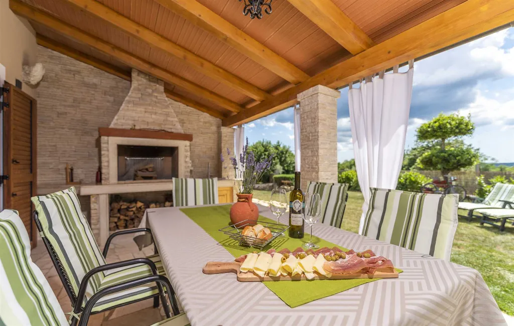Villa in Labin for Up to 8 Guests