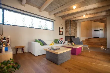 Air-Conditioned Villa with Heated Pool in Kanfanar