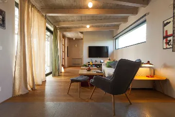 Air-Conditioned Villa with Heated Pool in Kanfanar