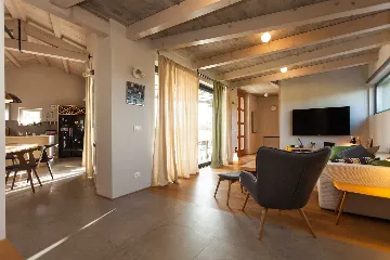 Air-Conditioned Villa with Heated Pool in Kanfanar