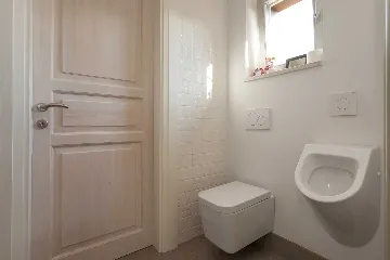 Air-Conditioned Villa with Heated Pool in Kanfanar