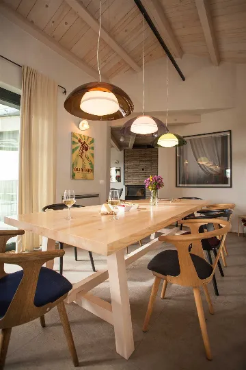 Air-Conditioned Villa with Heated Pool in Kanfanar