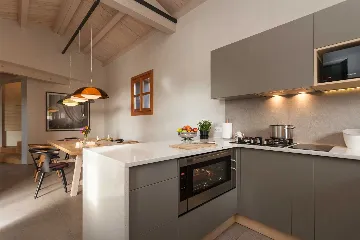 Air-Conditioned Villa with Heated Pool in Kanfanar