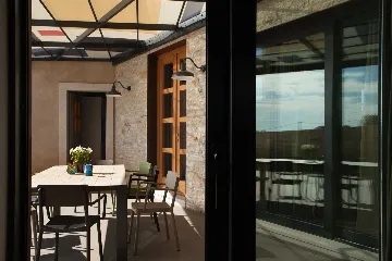 Air-Conditioned Villa with Heated Pool in Kanfanar