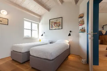 Air-Conditioned Villa with Heated Pool in Kanfanar