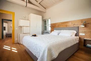 Air-Conditioned Villa with Heated Pool in Kanfanar