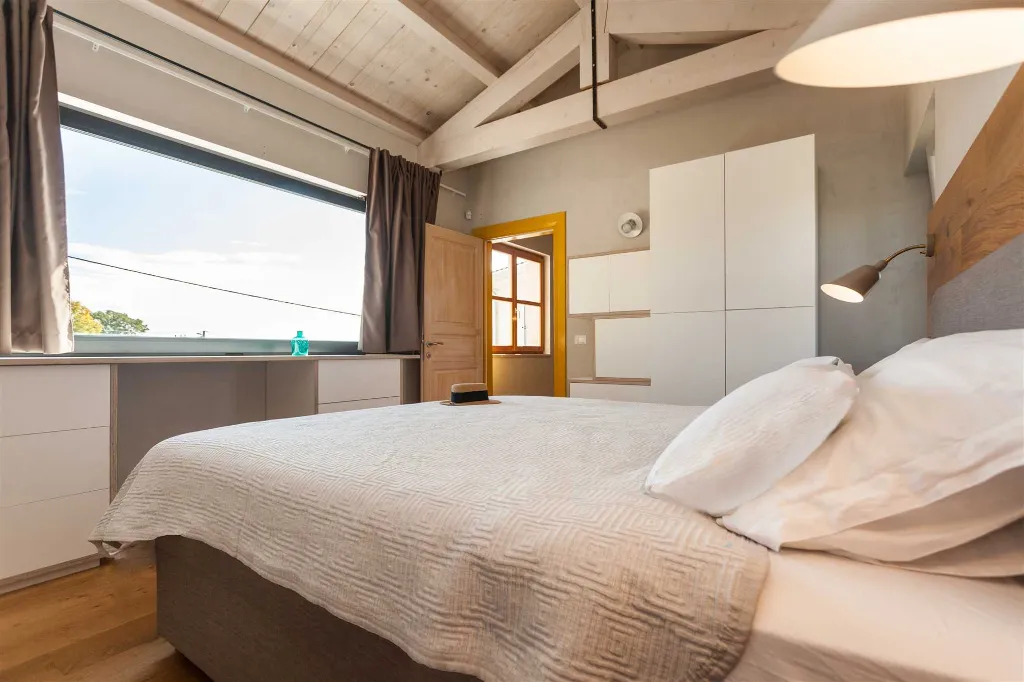 Air-Conditioned Villa with Heated Pool in Kanfanar