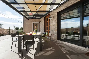 Air-Conditioned Villa with Heated Pool in Kanfanar