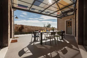 Air-Conditioned Villa with Heated Pool in Kanfanar