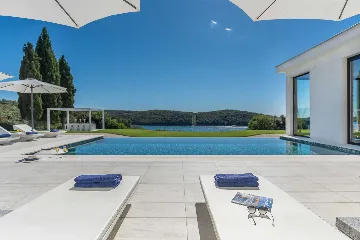 5-Bedroom Villa in Vrsar for Up to 10 Guests