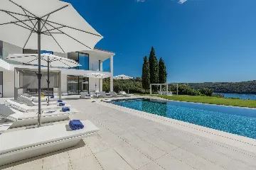 5-Bedroom Villa in Vrsar for Up to 10 Guests
